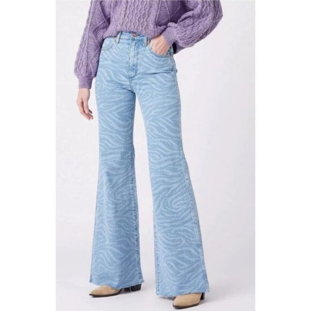 Wrangler Meow Laser Tiger Print Wanderer 622 Flare Jeans